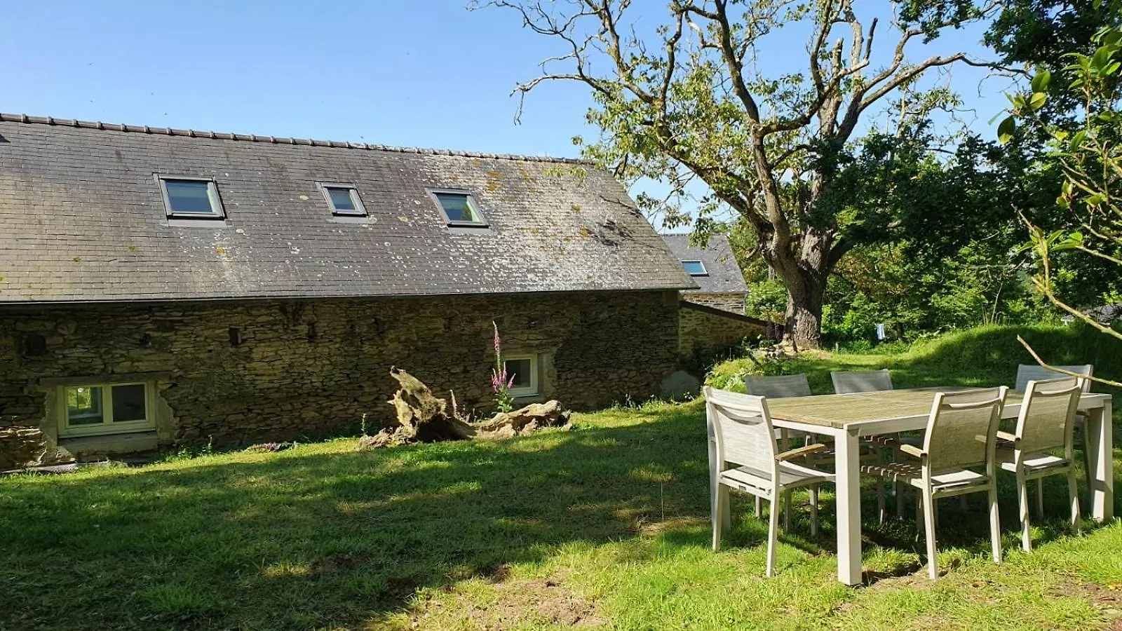 Holiday home Les Gites De Koatephani Et Ses Animaux Gouezec France