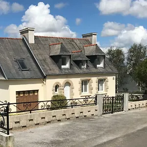Maison Entre Terre Et Gouézec